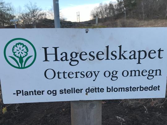 Skilt som står i bedet på Ottesøya